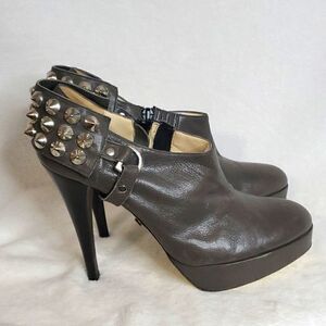 Be & D Gray Leather Platform Heels